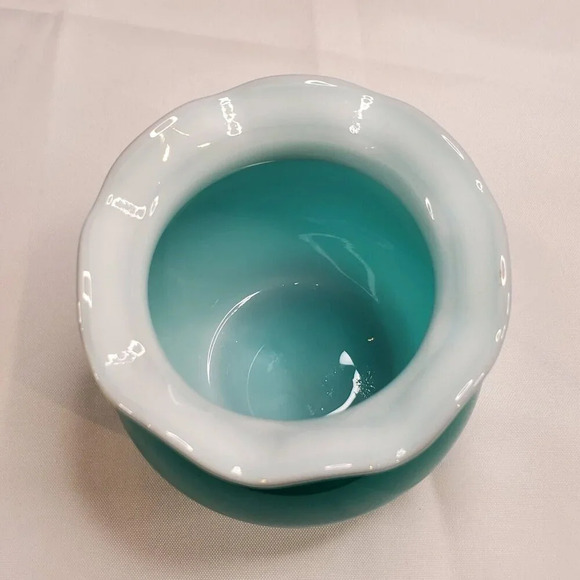 Gorgeous Design China 4" Ruffled Edge Glass Bowl Vase Turquoise & White Inside - Picture 9 of 11